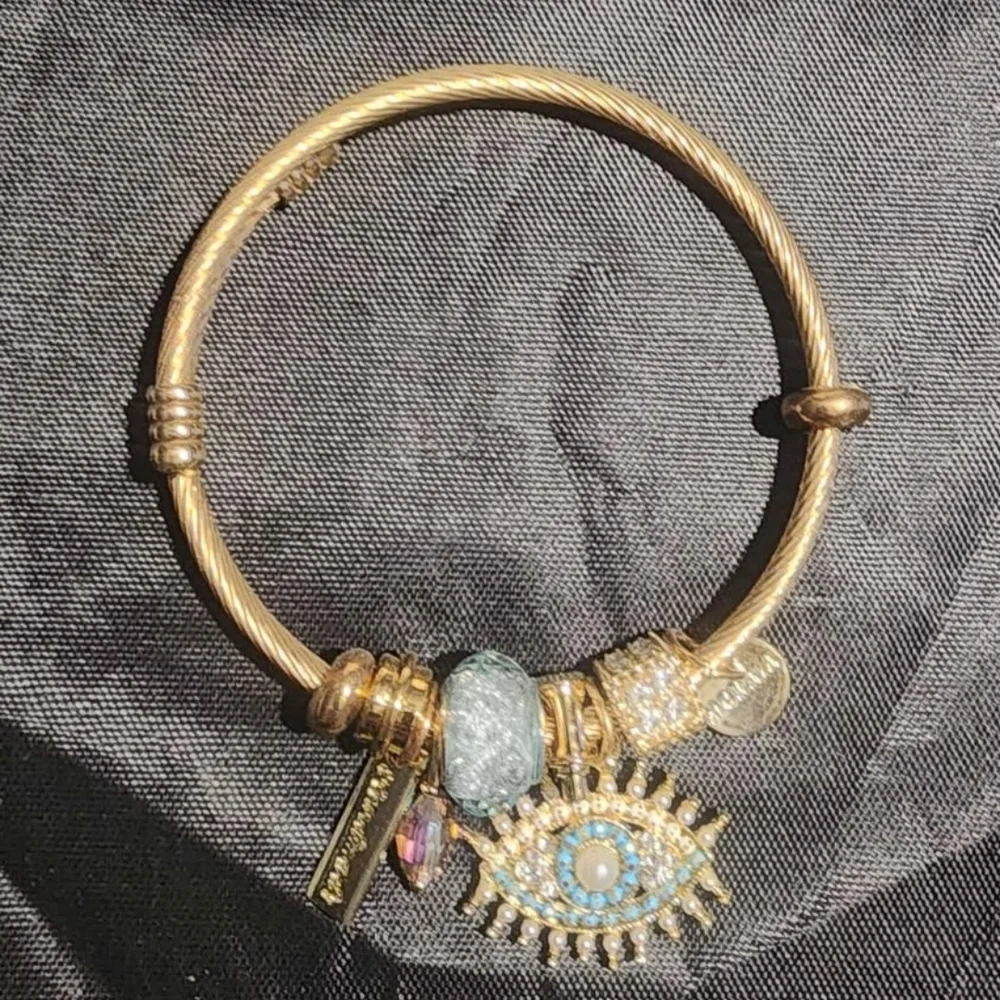 Gold Evil Eye Charm Bracelet - Picture 1 of 1